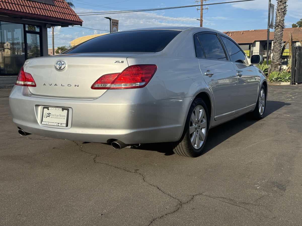 2006 Toyota Avalon XLS photo 2