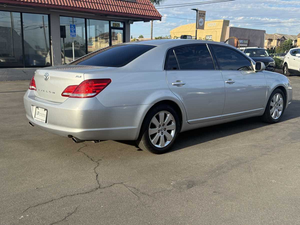 2006 Toyota Avalon XLS photo 3