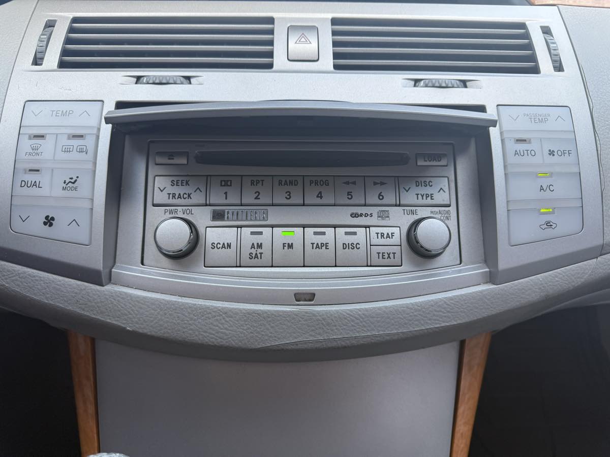 2006 Toyota Avalon XLS photo 32