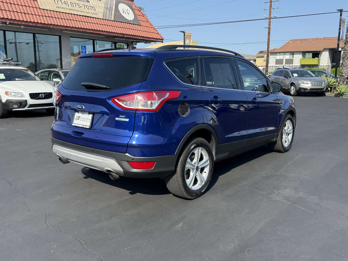 2014 Ford Escape SE photo 2