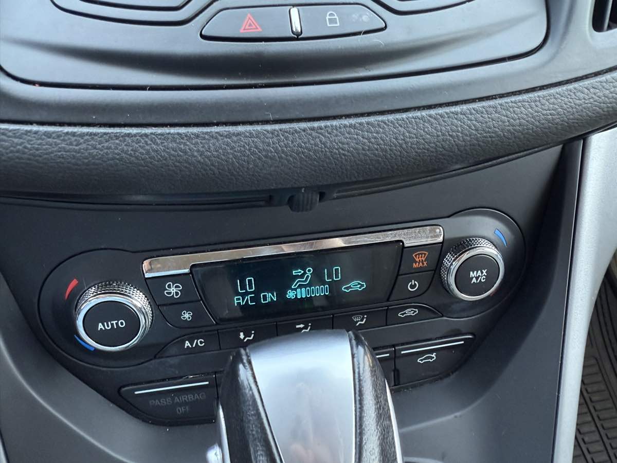 2014 Ford Escape SE photo 39