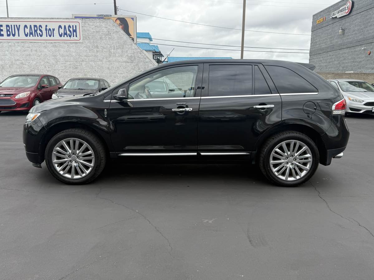 2013 Lincoln MKX photo 18
