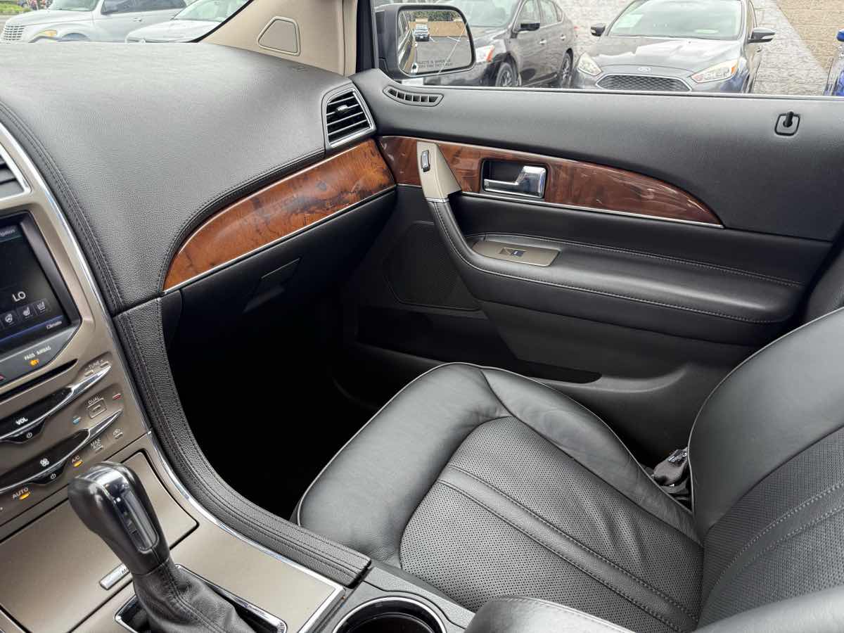 2013 Lincoln MKX photo 29
