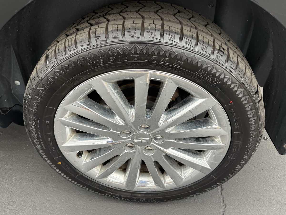 2013 Lincoln MKX photo 40