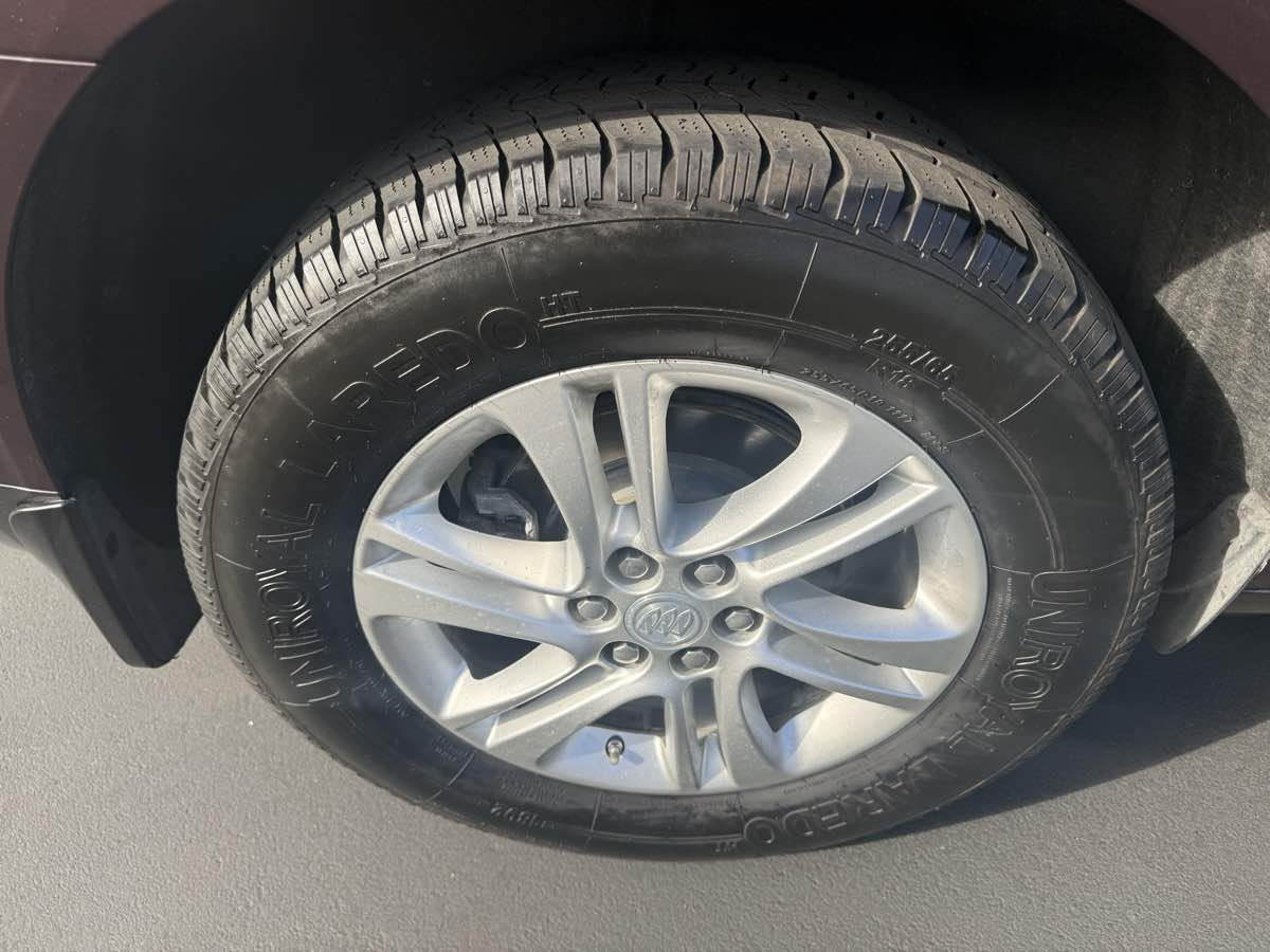 2018 Buick Enclave Essence photo 18
