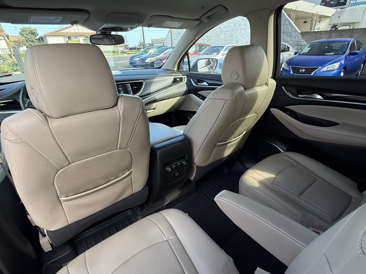 2018 Buick Enclave Essence photo 24