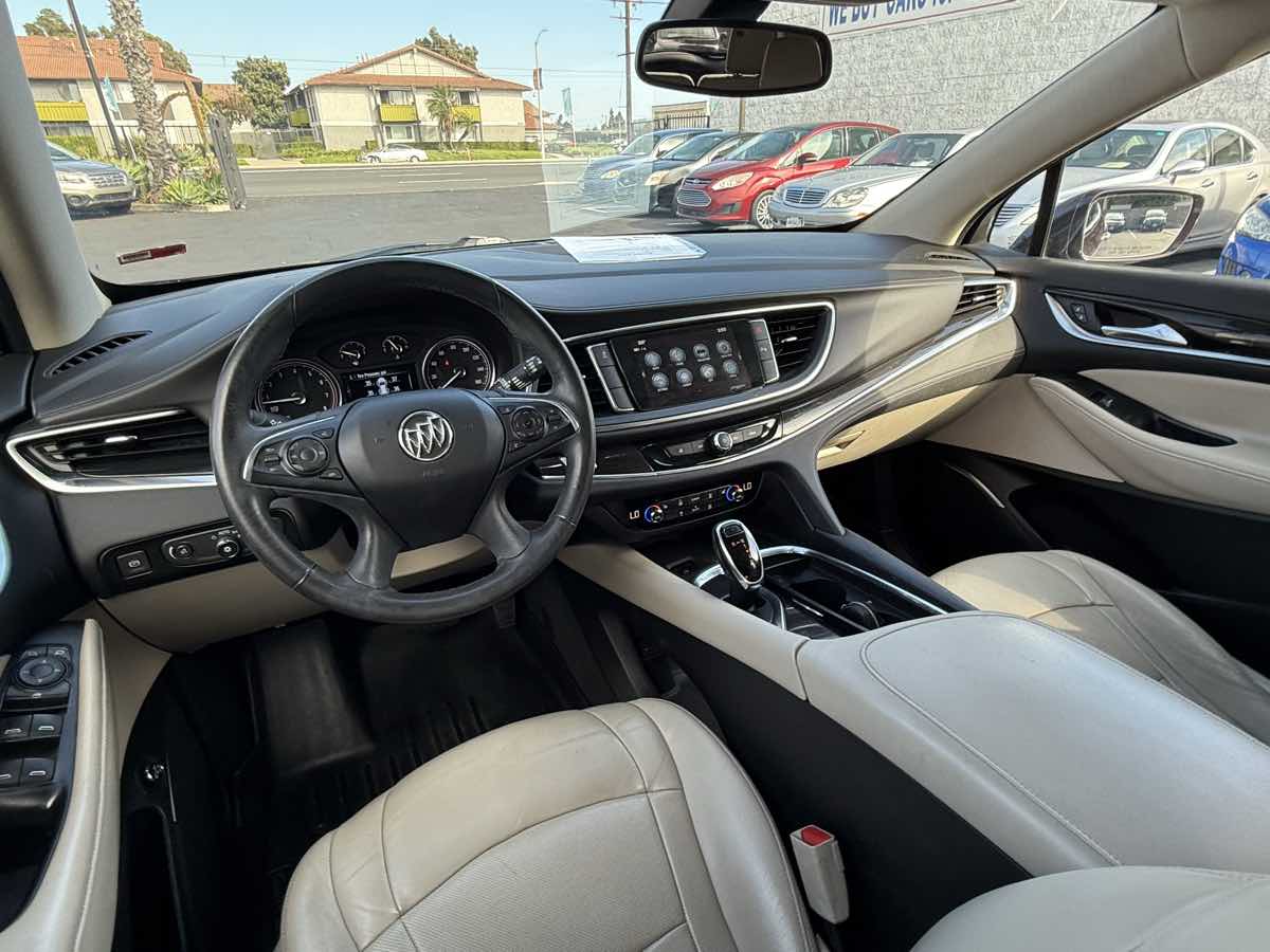 2018 Buick Enclave Essence photo 25