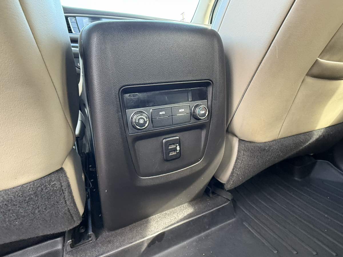 2018 Buick Enclave Essence photo 28