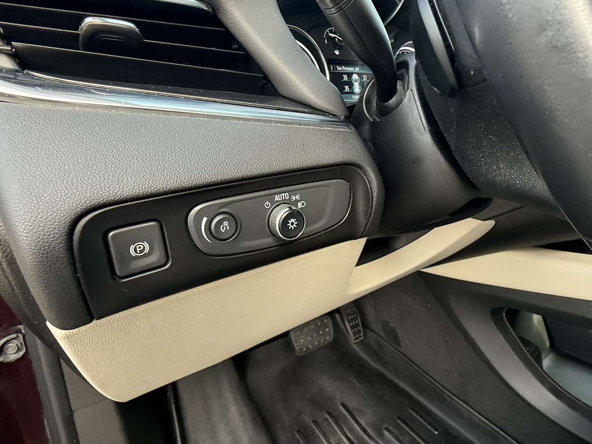 2018 Buick Enclave Essence photo 31