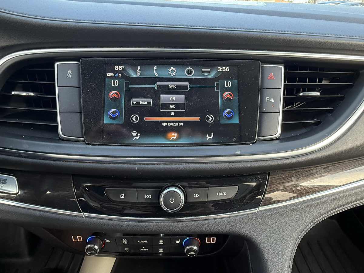 2018 Buick Enclave Essence photo 37