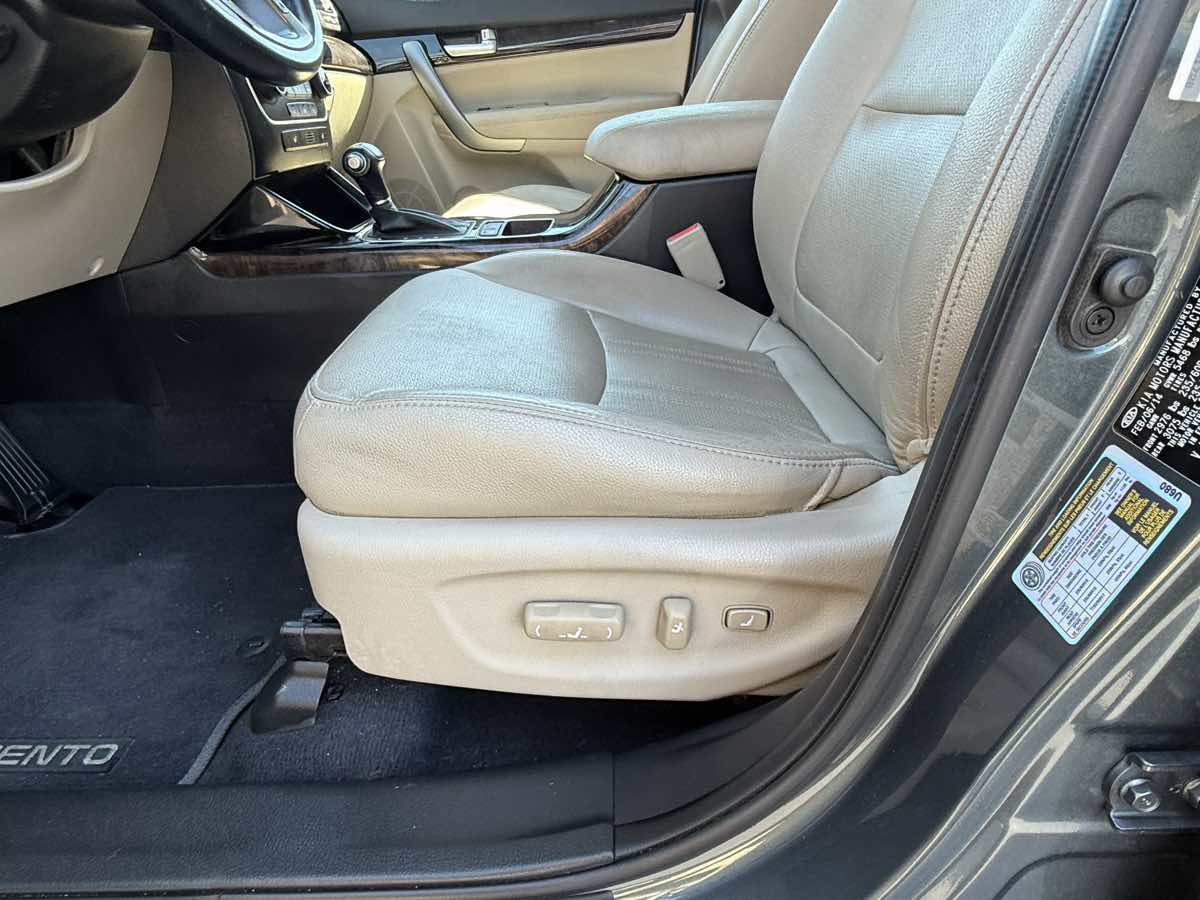 2015 Kia Sorento EX photo 27