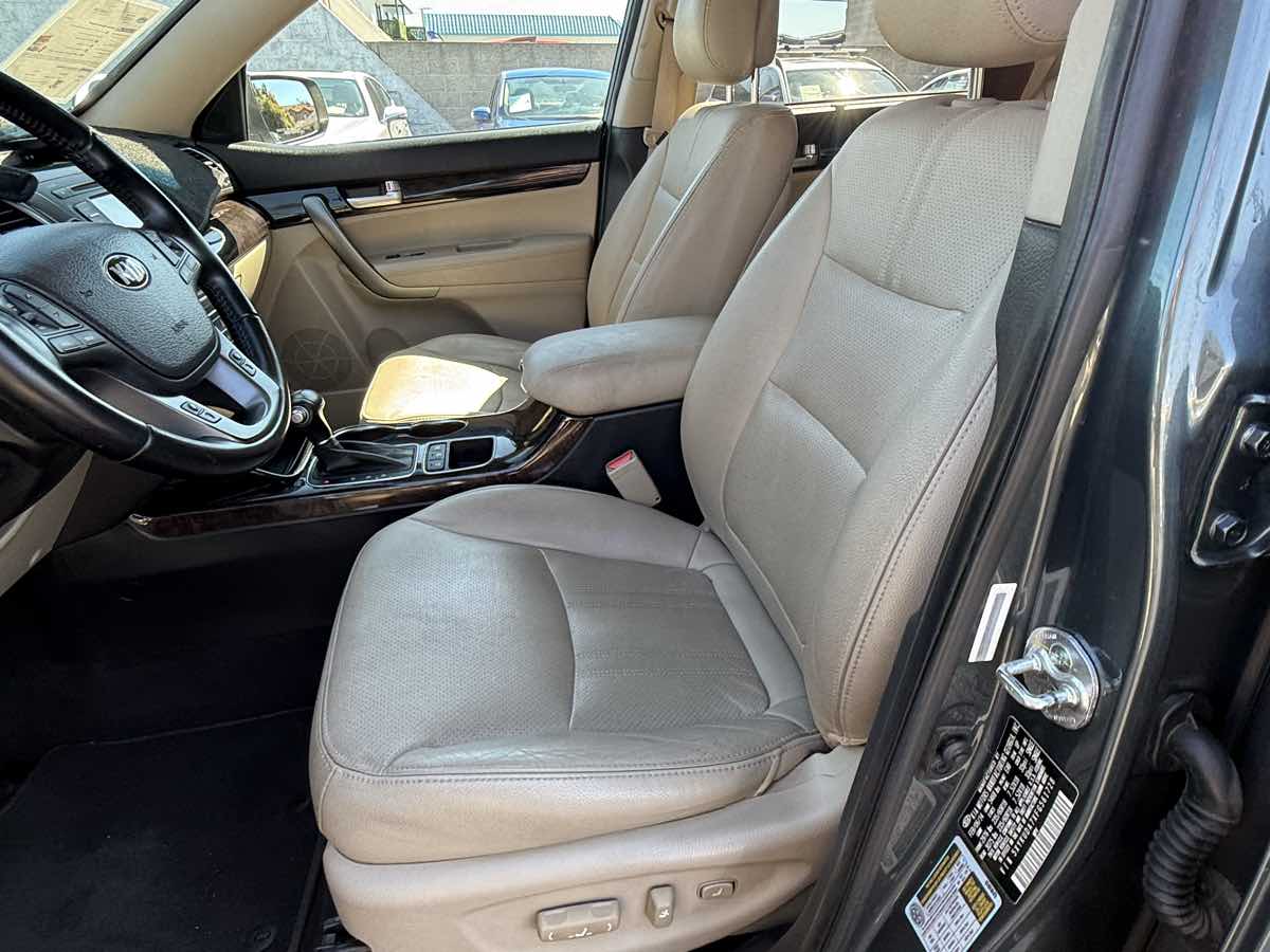 2015 Kia Sorento EX photo 29