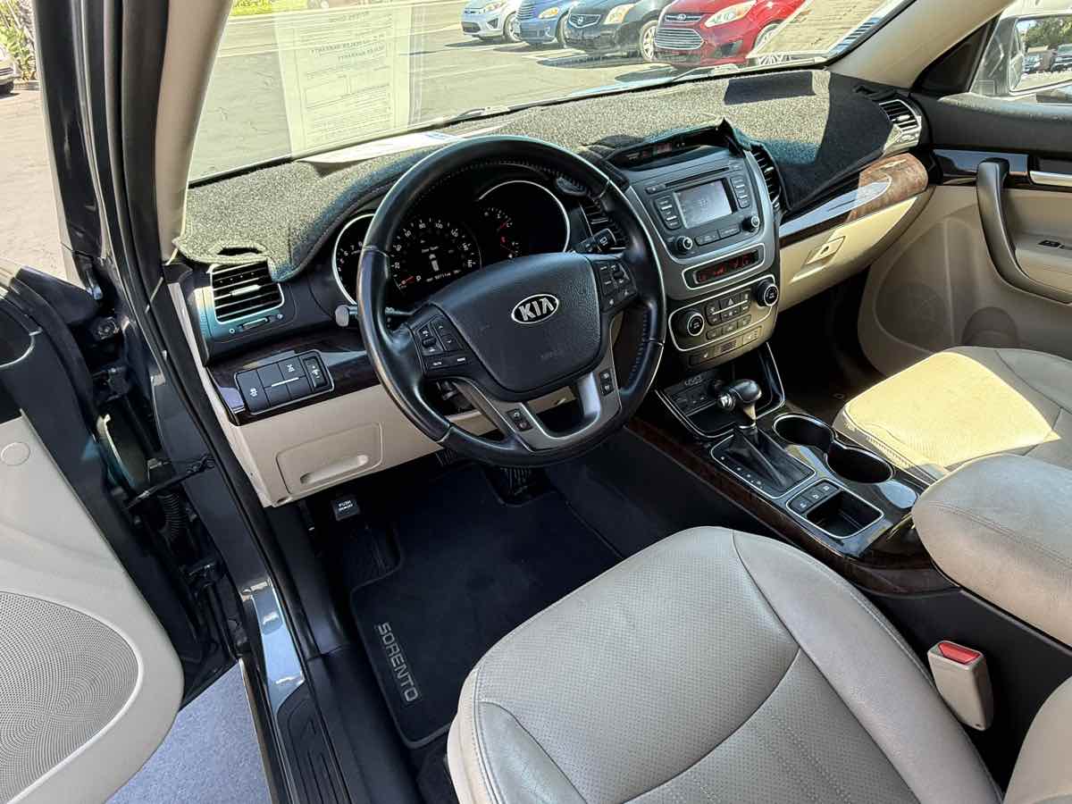 2015 Kia Sorento EX photo 32
