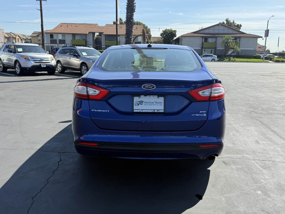 2016 Ford Fusion SE Hybrid photo 3