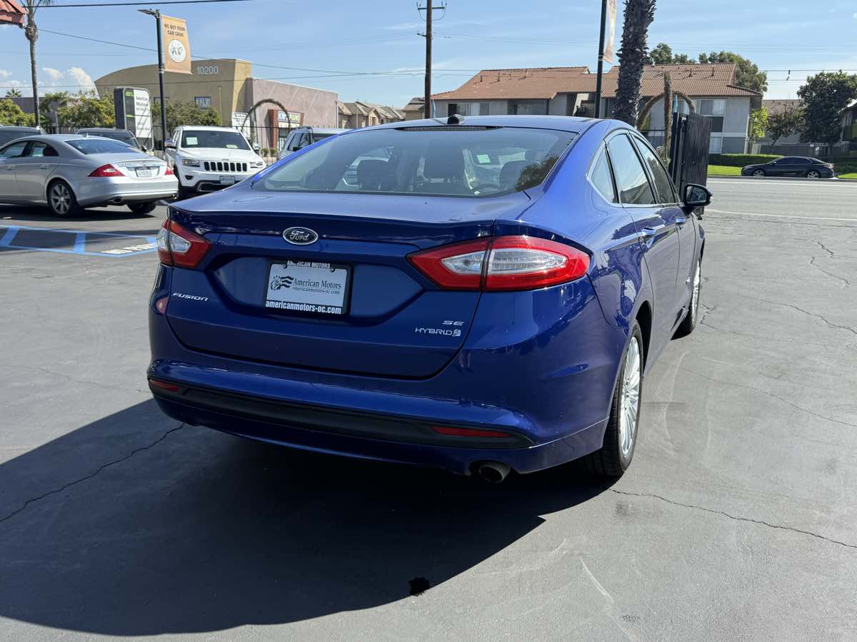 2016 Ford Fusion SE Hybrid photo 4