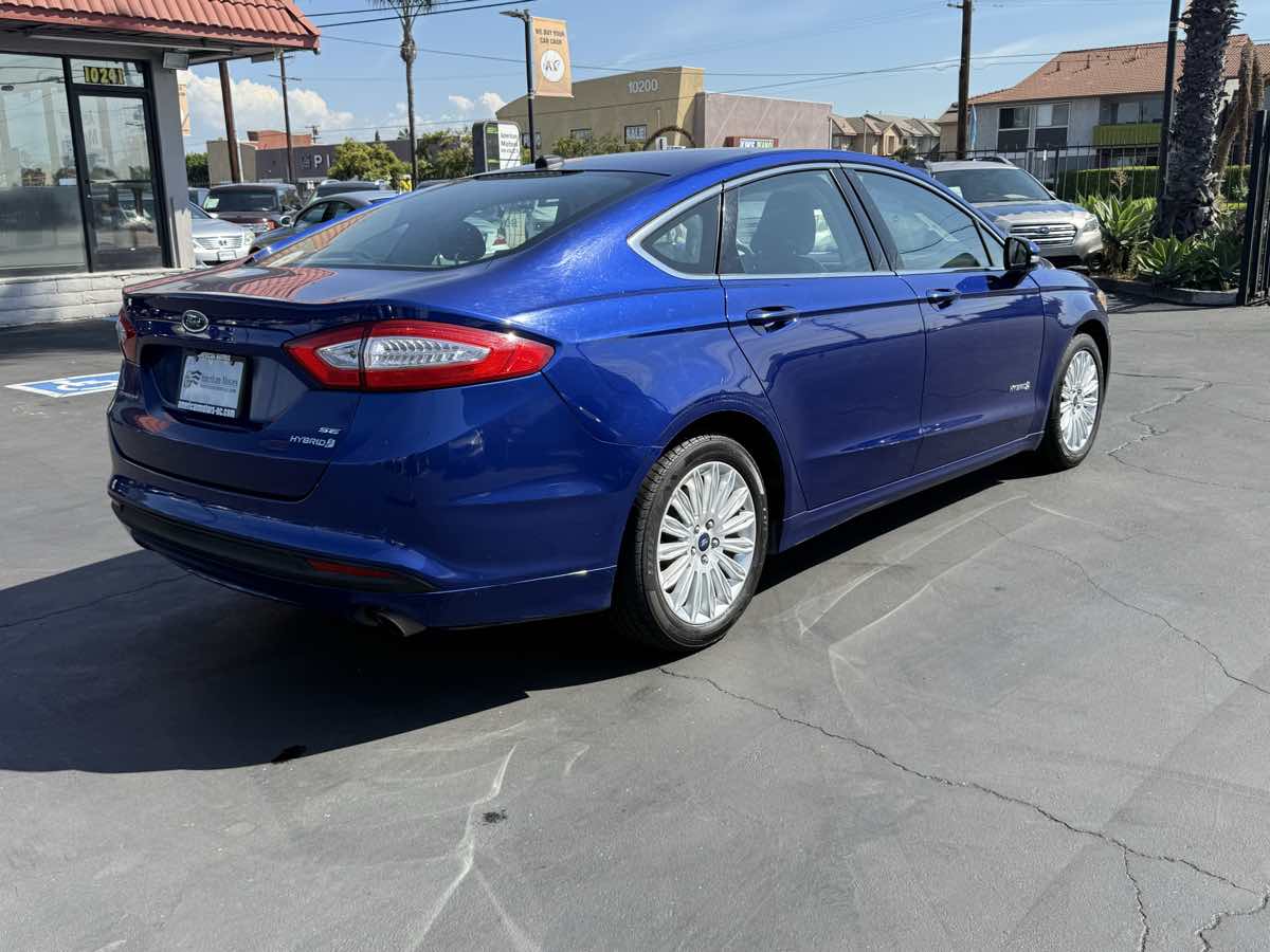 2016 Ford Fusion SE Hybrid photo 5