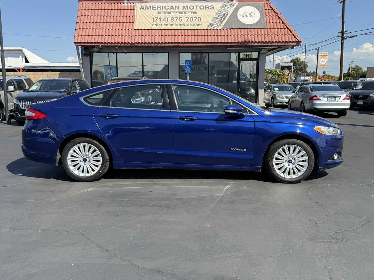 2016 Ford Fusion SE Hybrid photo 6