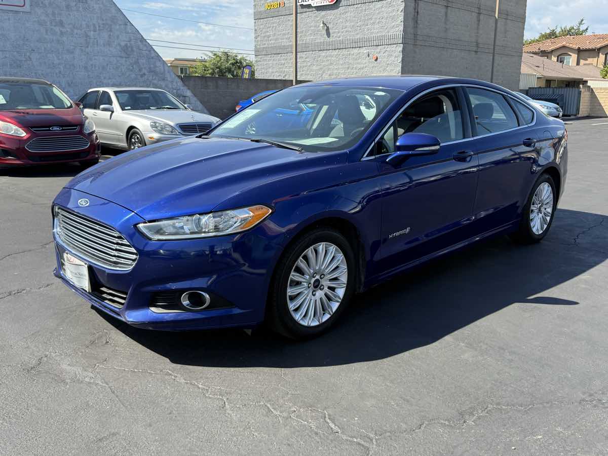 2016 Ford Fusion SE Hybrid photo 11