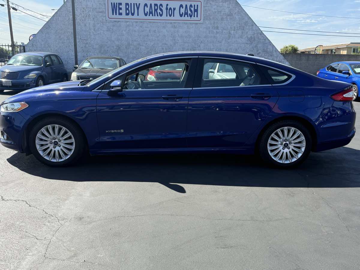 2016 Ford Fusion SE Hybrid photo 12