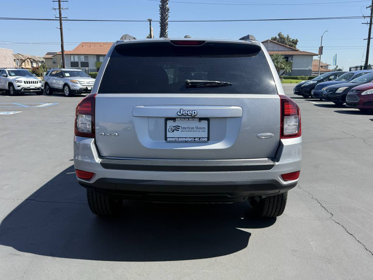 2016 Jeep Compass Latitude photo 3