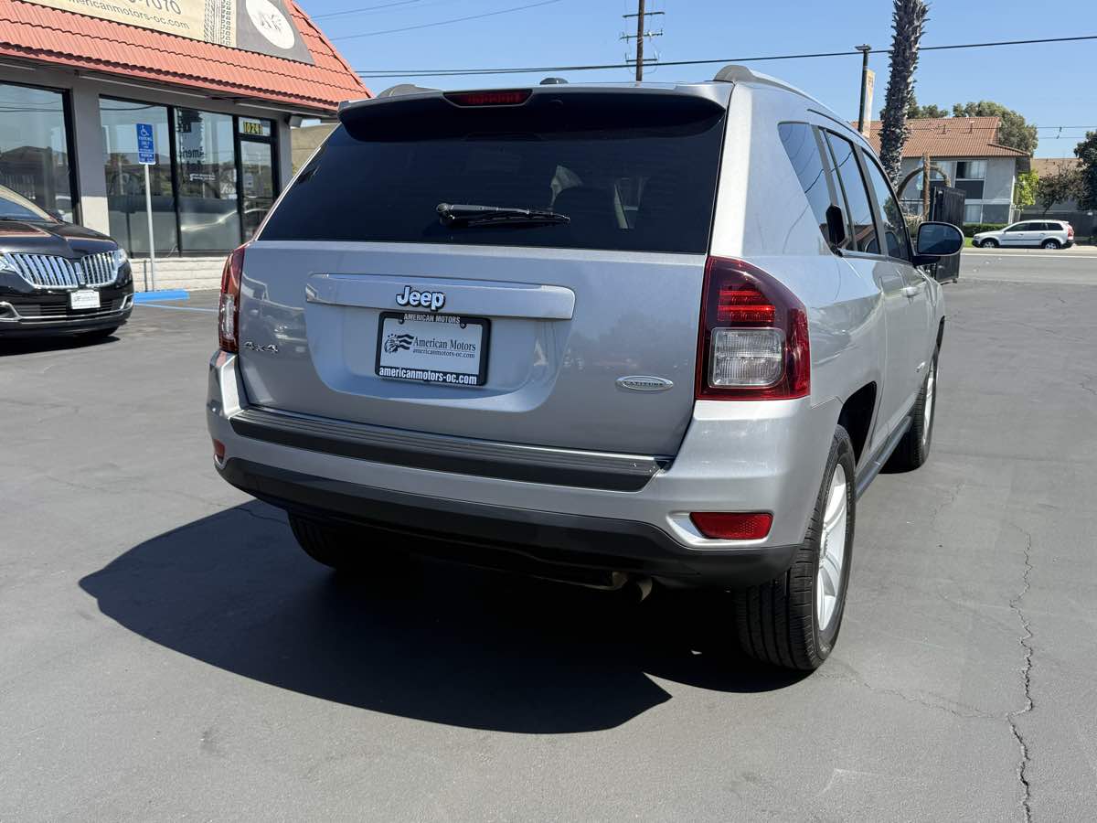 2016 Jeep Compass Latitude photo 4