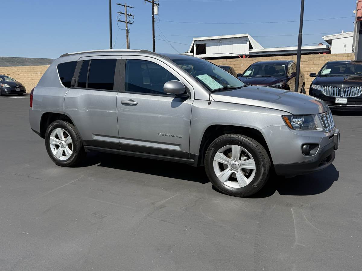2016 Jeep Compass Latitude photo 8