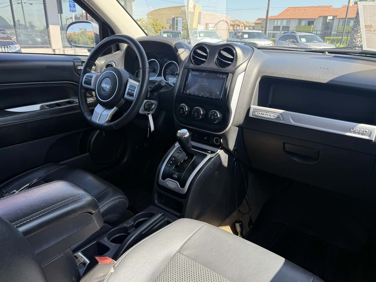 2016 Jeep Compass Latitude photo 23