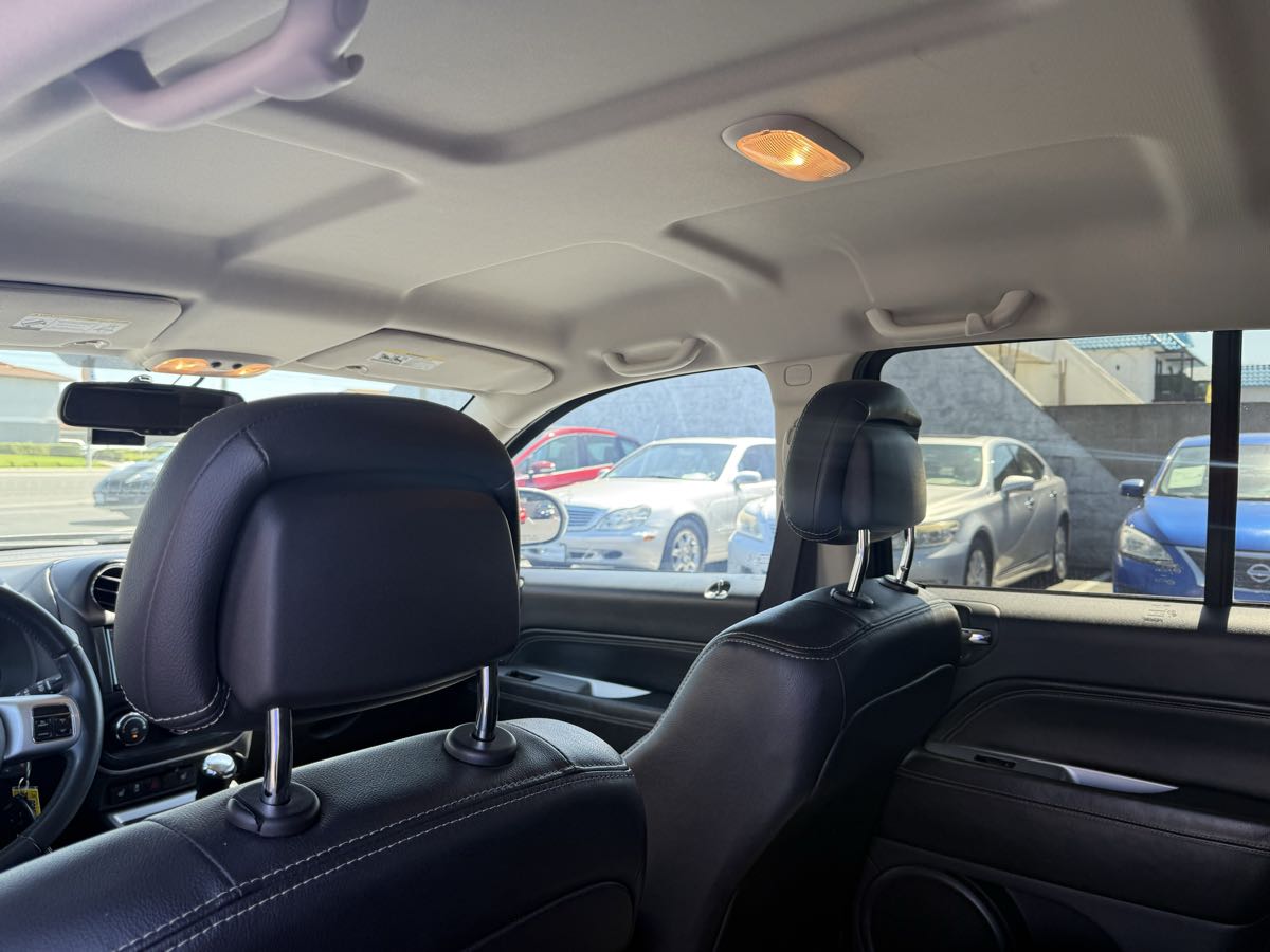 2016 Jeep Compass Latitude photo 28