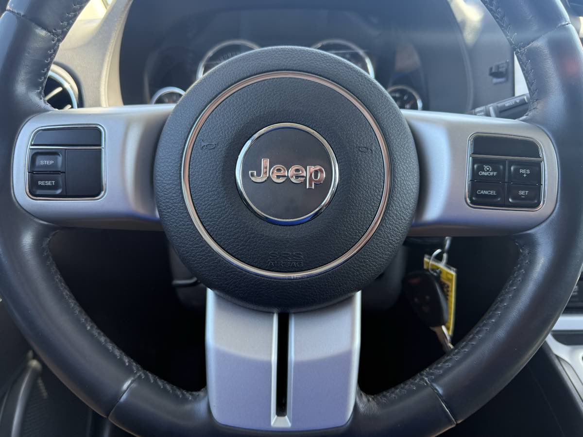 2016 Jeep Compass Latitude photo 37