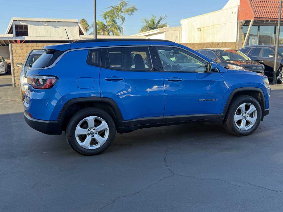 2019 Jeep Compass Latitude photo 3
