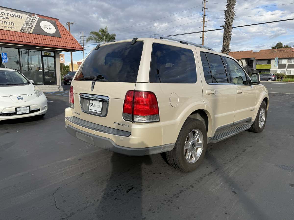 2005 Lincoln Aviator Luxury photo 4