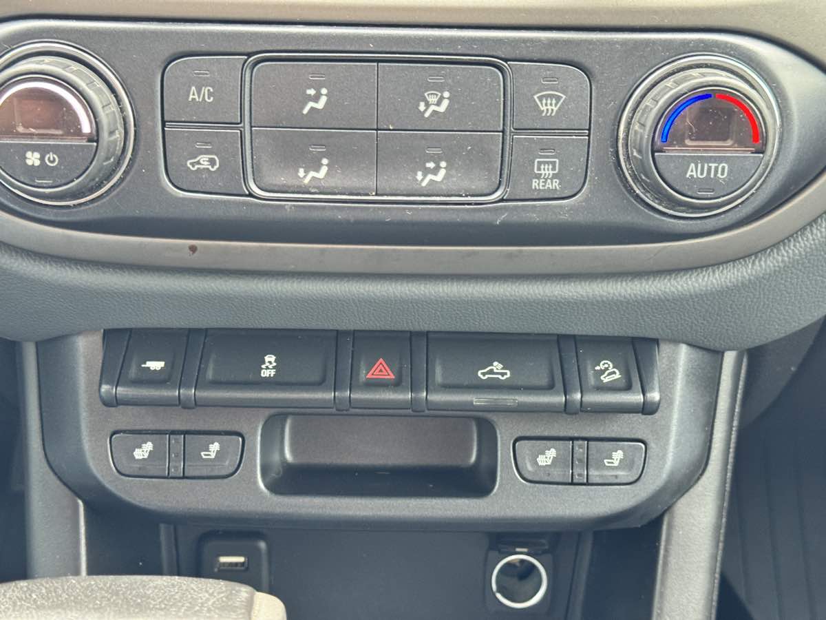 2018 Chevrolet Colorado Z71 - Photo 42