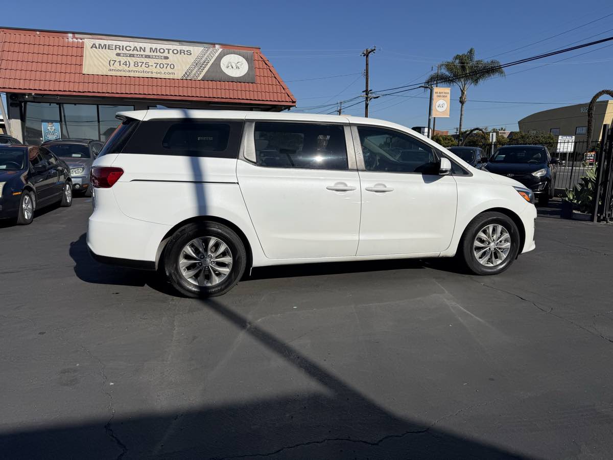 2020 Kia Sedona L photo 4