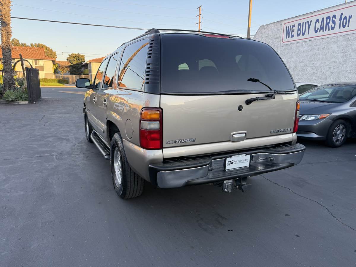 2002 Chevrolet Tahoe LT photo 2