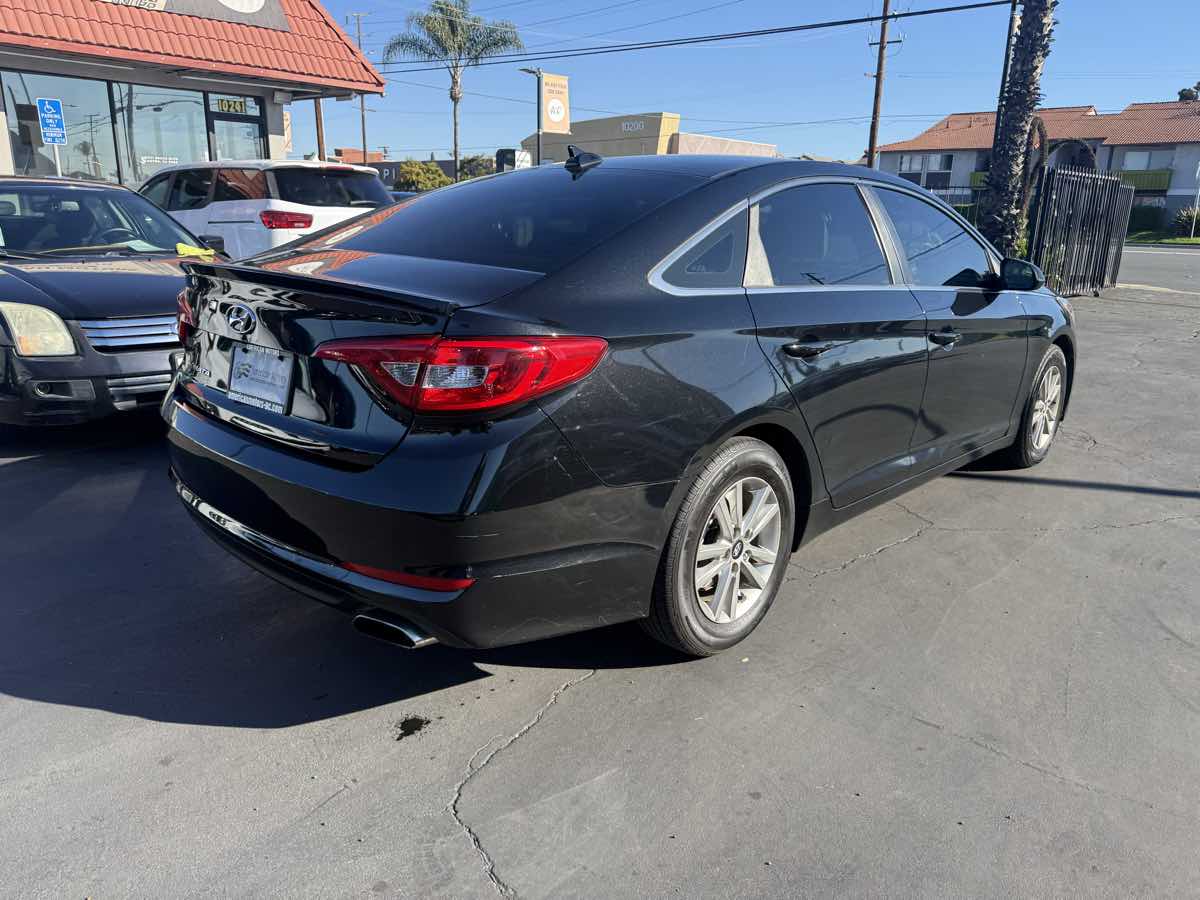 2017 Hyundai Sonata SE photo 3