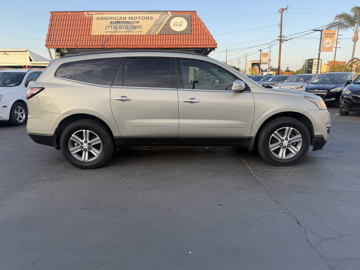 2016 Chevrolet Traverse 1LT photo 4