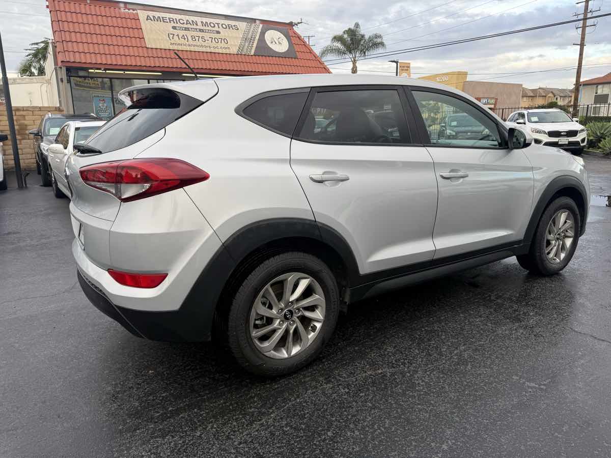 2016 Hyundai Tucson SE photo 3