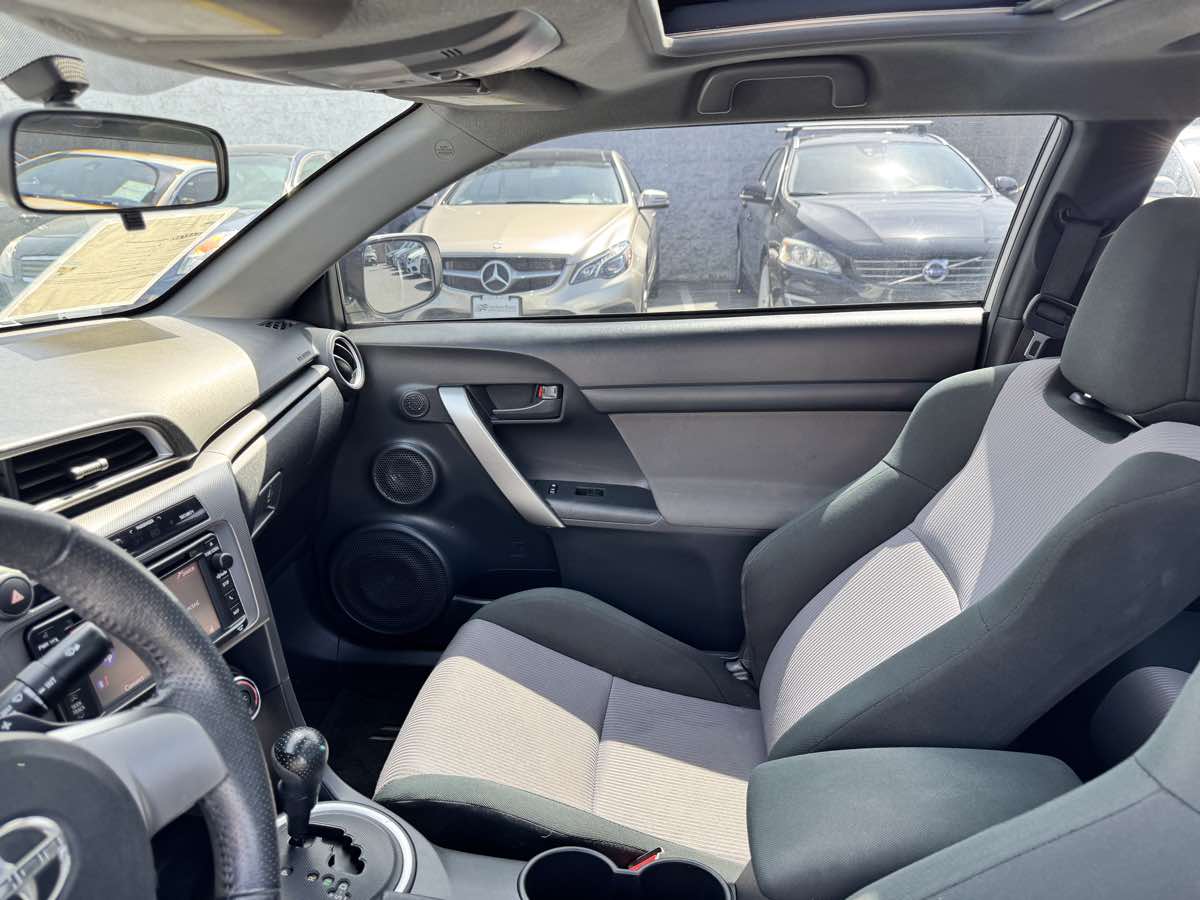 2015 Scion tC - Photo 32