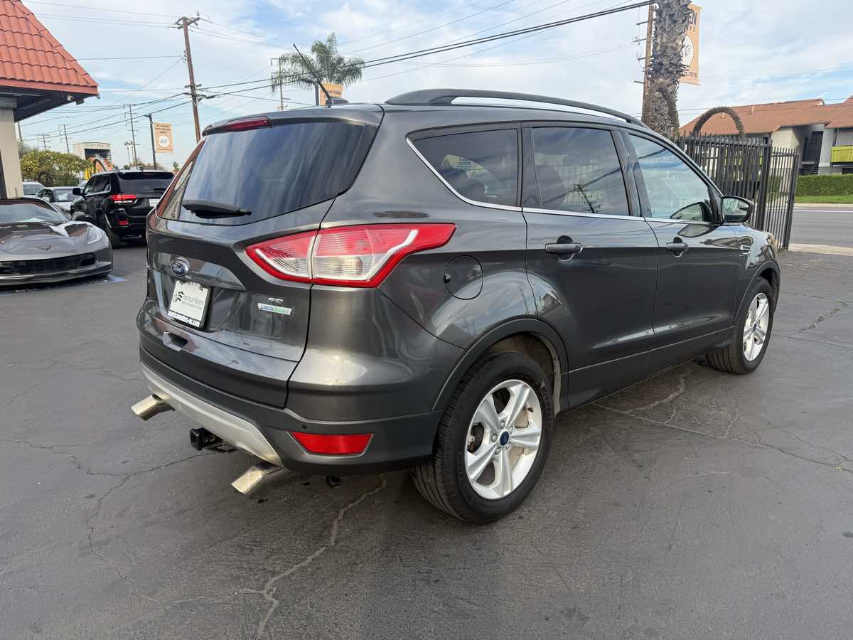 2016 Ford Escape SE photo 4
