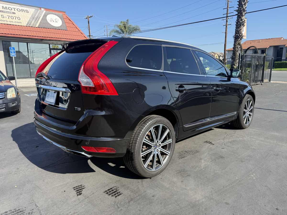 2015 Volvo XC60 T5 Drive-E Premier Plus photo 3