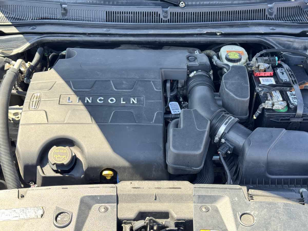 2015 Lincoln MKS Base - Photo 18