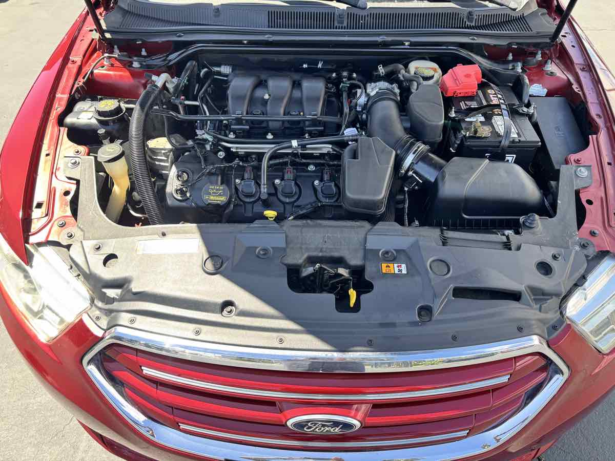 2013 Ford Taurus Limited - Photo 18