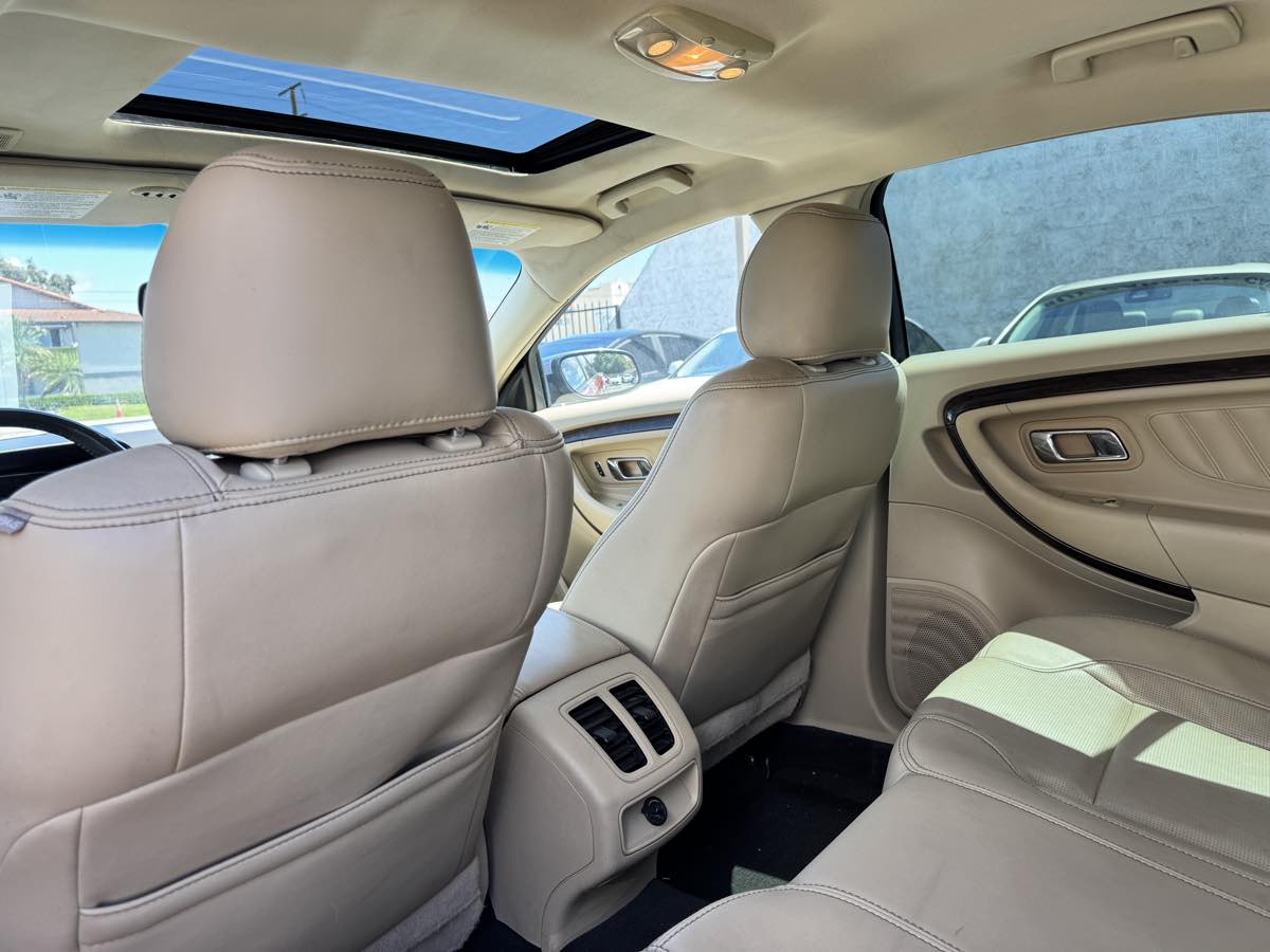 2013 Ford Taurus Limited - Photo 25