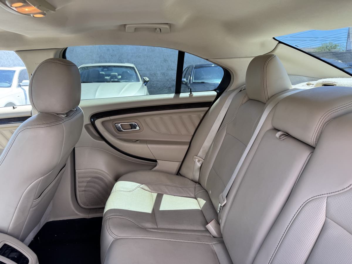 2013 Ford Taurus Limited - Photo 26