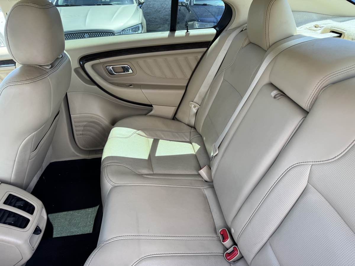 2013 Ford Taurus Limited - Photo 27