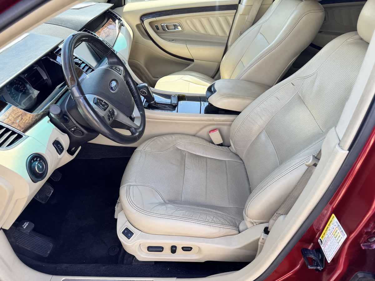 2013 Ford Taurus Limited - Photo 34