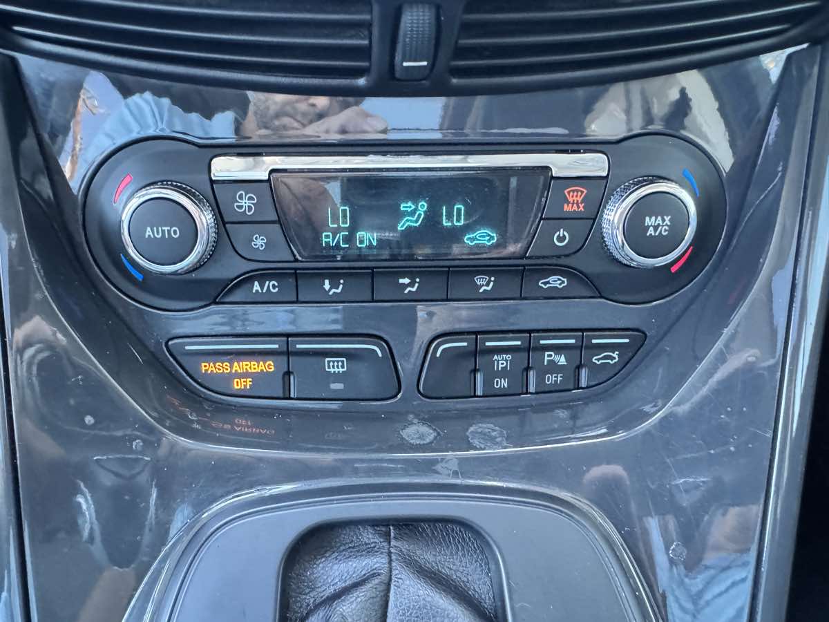 2015 Ford Escape Titanium - Photo 49
