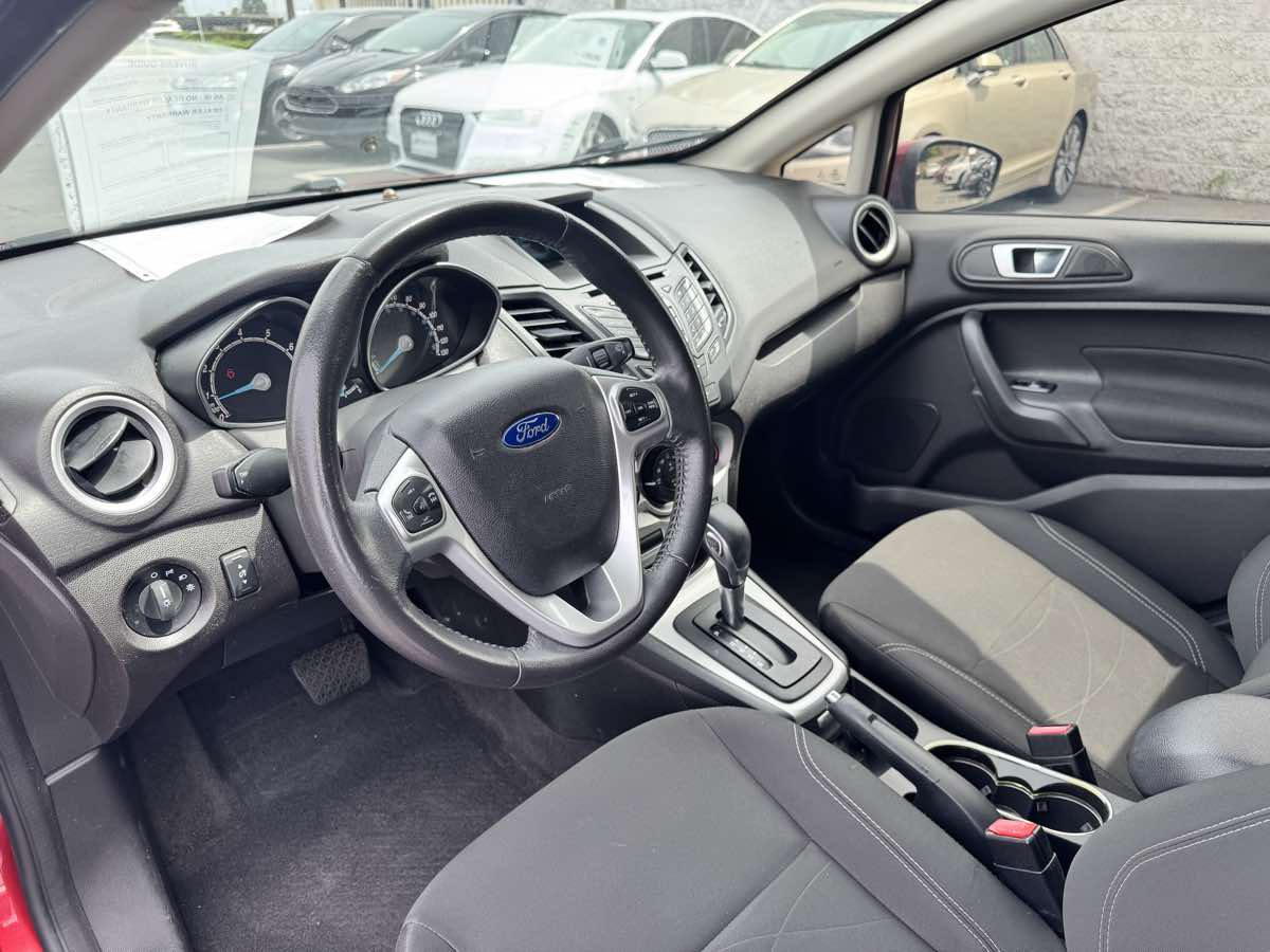 2016 Ford Fiesta SE - Photo 32