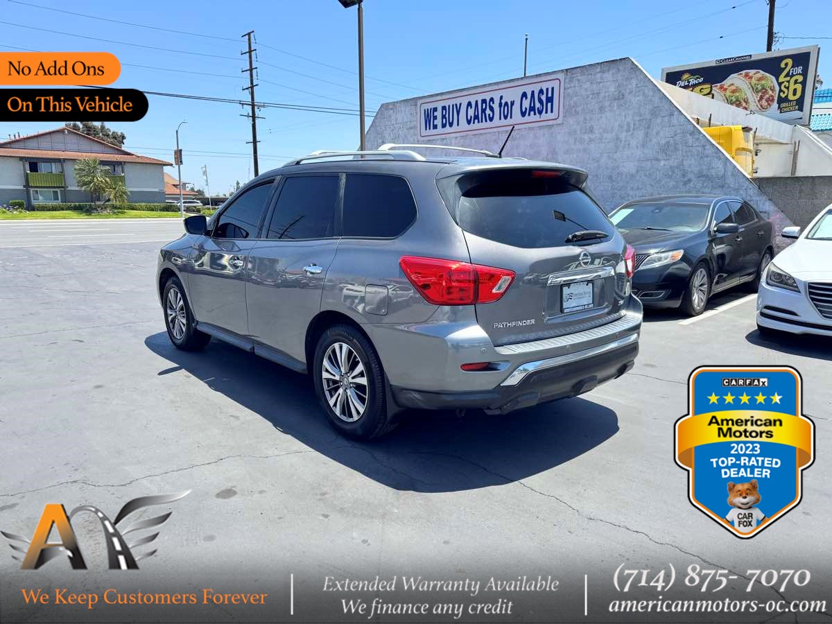 2017 Nissan Pathfinder SV 2WD's photo