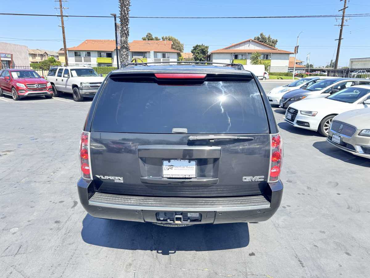 2011 GMC Yukon Denali - Photo 4
